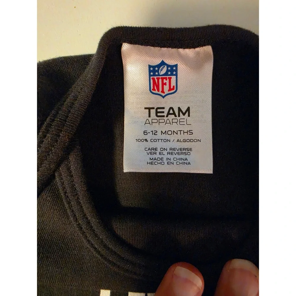 NFL Team Apparel Pittsburgh Steelers Baby Bodysuit Black Long Sleeve 6-12 Months